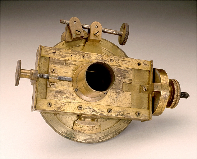 Le micromètre, vu de face. © Jérôme Mongreville / Région Bourgogne-Franche-Comté, Inventaire du patrimoine - 2003