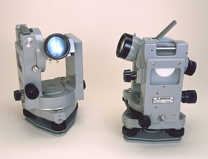 Deux théodolites Morin. © Jérôme Mongreville / Région Bourgogne-Franche-Comté, Inventaire du patrimoine - 2003