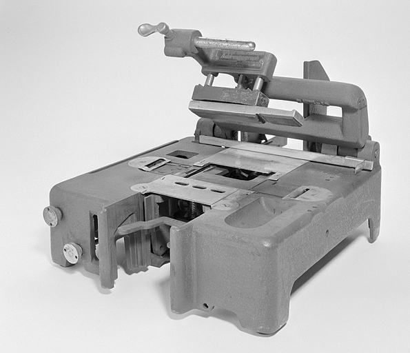 Vue d'ensemble, de trois quarts droite. © Jérôme Mongreville / Région Bourgogne-Franche-Comté, Inventaire du patrimoine - 2003
