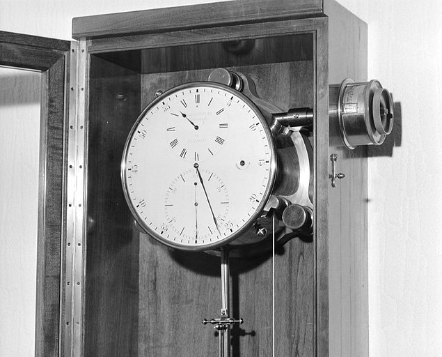 Cadran et système de réglage fin. © Yves Sancey / Région Bourgogne-Franche-Comté, Inventaire du patrimoine - 2003