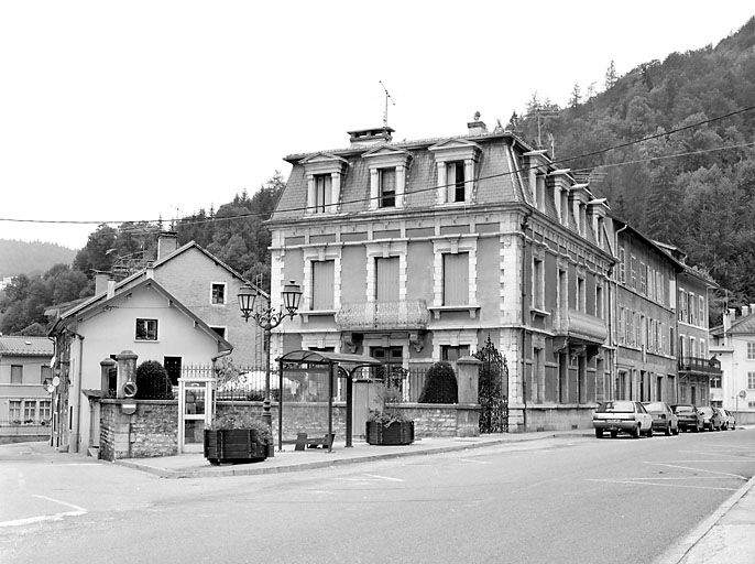 Maison de notable (1907-1908) au n° 8 rue de la République. Maison (AB 68). © Yves Sancey / Région Bourgogne-Franche-Comté, Inventaire du patrimoine - 2003