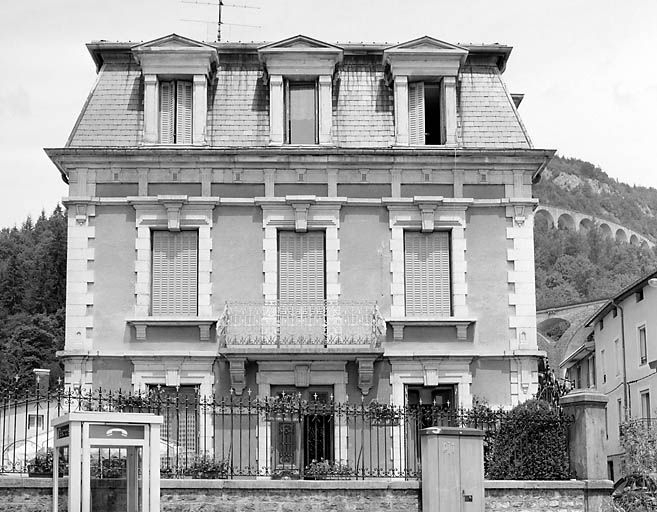 Elévation latérale gauche (vue rapprochée). © Yves Sancey / Région Bourgogne-Franche-Comté, Inventaire du patrimoine - 2003