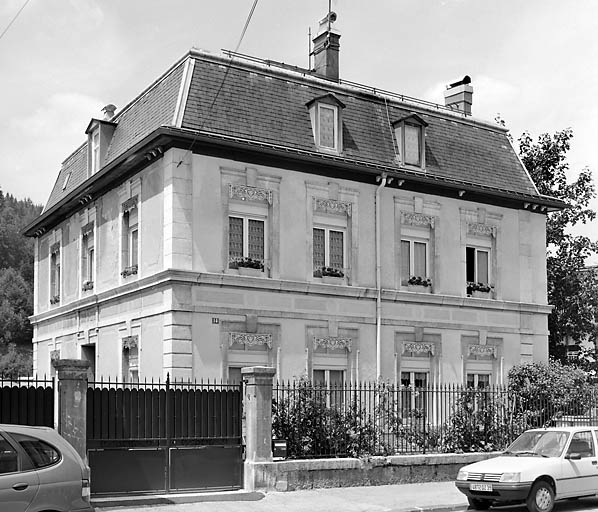 Elévations antérieure et latérale gauche. © Yves Sancey / Région Bourgogne-Franche-Comté, Inventaire du patrimoine - 2003