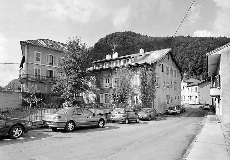 Elévations postérieure et latérale gauche. © Yves Sancey / Région Bourgogne-Franche-Comté, Inventaire du patrimoine - 2003