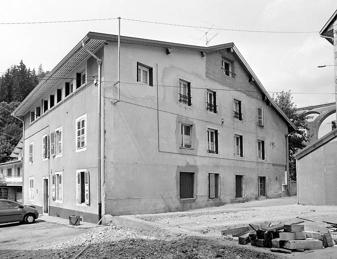 Elévations antérieure et latérale droite. © Yves Sancey / Région Bourgogne-Franche-Comté, Inventaire du patrimoine - 2003