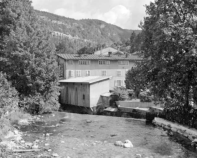 Vue d'ensemble, depuis le sud. © Yves Sancey / Région Bourgogne-Franche-Comté, Inventaire du patrimoine - 2003 Vue d'ensemble, depuis le sud. © Yves Sancey / Région Bourgogne-Franche-Comté, Inventaire du patrimoine - 2003