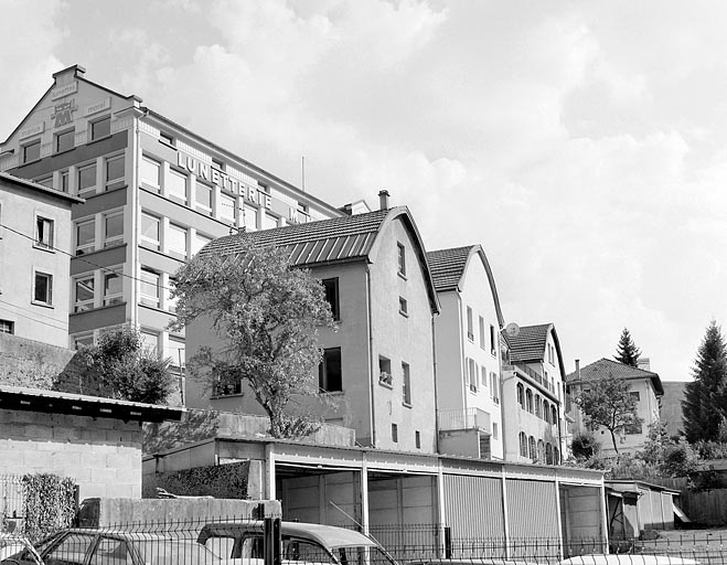 Façade postérieure, de trois quarts gauche. © Yves Sancey / Région Bourgogne-Franche-Comté, Inventaire du patrimoine - 2003