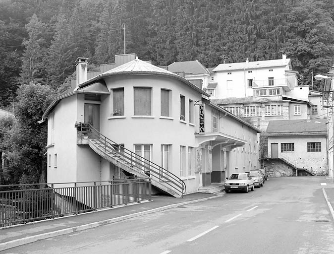 Elévations antérieure et latérale gauche. © Yves Sancey / Région Bourgogne-Franche-Comté, Inventaire du patrimoine - 2003
