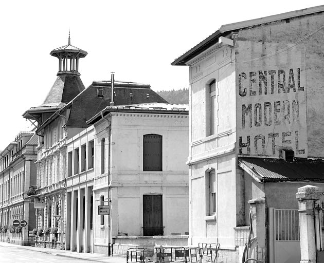 Vue d'ensemble, de trois quarts droite. © Yves Sancey / Région Bourgogne-Franche-Comté, Inventaire du patrimoine - 2003