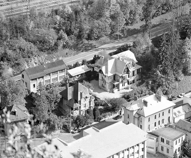 Vue d'ensemble plongeante, depuis l'ouest. © Yves Sancey / Région Bourgogne-Franche-Comté, Inventaire du patrimoine - 2003