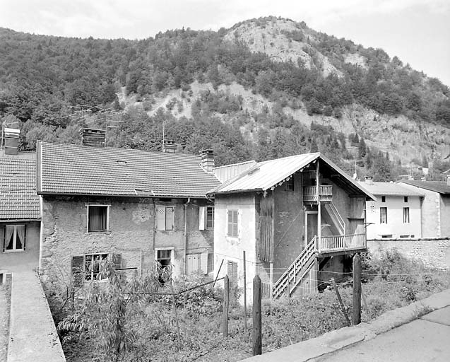 Vue d'ensemble, depuis l'est. © Yves Sancey / Région Bourgogne-Franche-Comté, Inventaire du patrimoine - 2003
