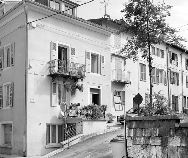 La rue Raspail. © Yves Sancey / Région Bourgogne-Franche-Comté, Inventaire du patrimoine - 2003 La rue Raspail. © Yves Sancey / Région Bourgogne-Franche-Comté, Inventaire du patrimoine - 2003