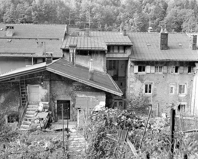 Ancien atelier : mur pignon oriental. © Yves Sancey / Région Bourgogne-Franche-Comté, Inventaire du patrimoine - 2003 Ancien atelier : mur pignon oriental. © Yves Sancey / Région Bourgogne-Franche-Comté, Inventaire du patrimoine - 2003