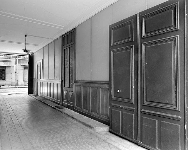 Intérieur du passage couvert, depuis la cour. © Yves Sancey / Région Bourgogne-Franche-Comté, Inventaire du patrimoine - 2003