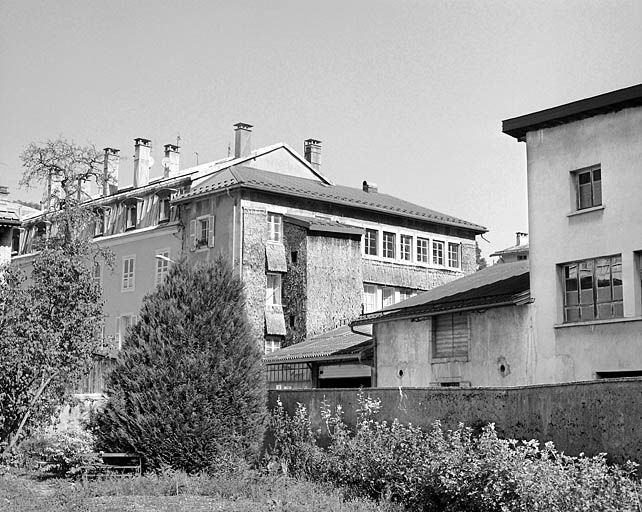 Façades antérieure et latérale droite. © Yves Sancey / Région Bourgogne-Franche-Comté, Inventaire du patrimoine - 2003