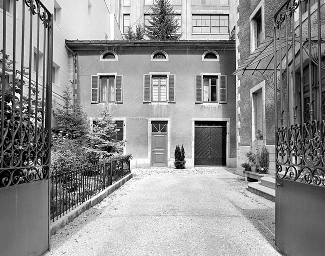 Façade antérieure de l'atelier. © Yves Sancey / Région Bourgogne-Franche-Comté, Inventaire du patrimoine - 2003 Façade antérieure de l'atelier. © Yves Sancey / Région Bourgogne-Franche-Comté, Inventaire du patrimoine - 2003