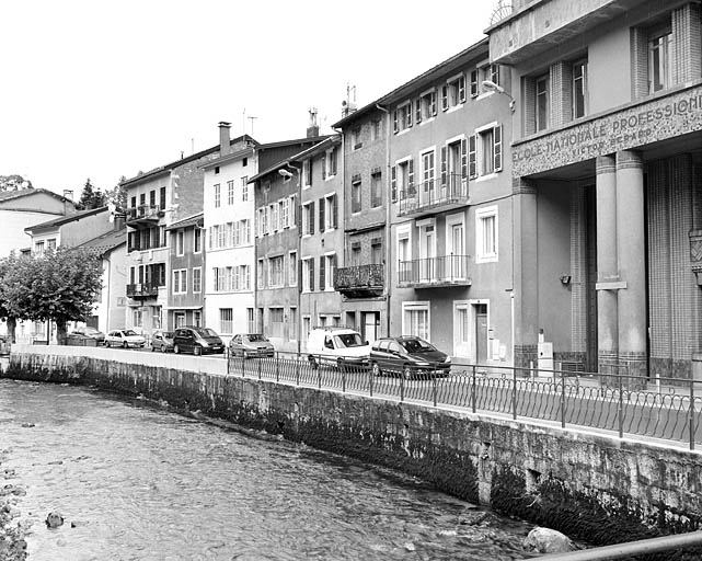Vue d'ensemble, depuis le sud. © Yves Sancey / Région Bourgogne-Franche-Comté, Inventaire du patrimoine - 2003