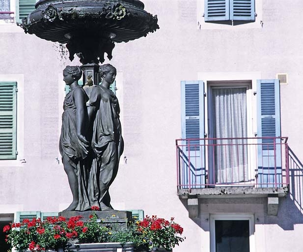 Vue d'ensemble du groupe des trois Grâces. © Yves Sancey / Région Bourgogne-Franche-Comté, Inventaire du patrimoine - 2003