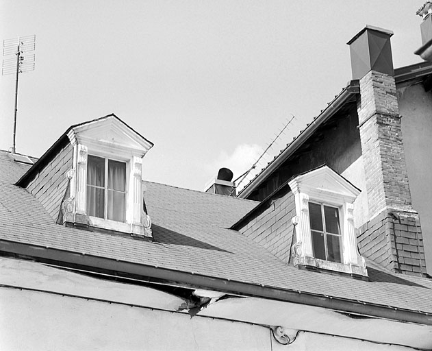 Lucarnes du versant sud. © Yves Sancey / Région Bourgogne-Franche-Comté, Inventaire du patrimoine - 2003