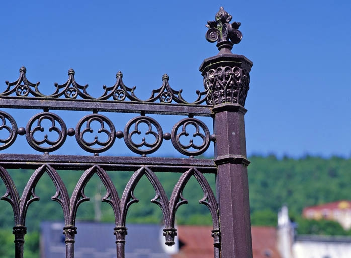 Travée fixe, côté presbytère : partie supérieure du poteau. © Yves Sancey / Région Bourgogne-Franche-Comté, Inventaire du patrimoine - 2003