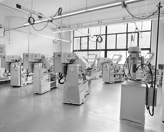 Tours à métaux. Bâtiment de l'enseignement (B), atelier de mécanique. © Jérôme Mongreville / Région Bourgogne-Franche-Comté, Inventaire du patrimoine - 2003