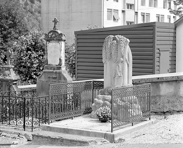 Vue d'ensemble, de trois quarts droite. © Yves Sancey / Région Bourgogne-Franche-Comté, Inventaire du patrimoine - 2003