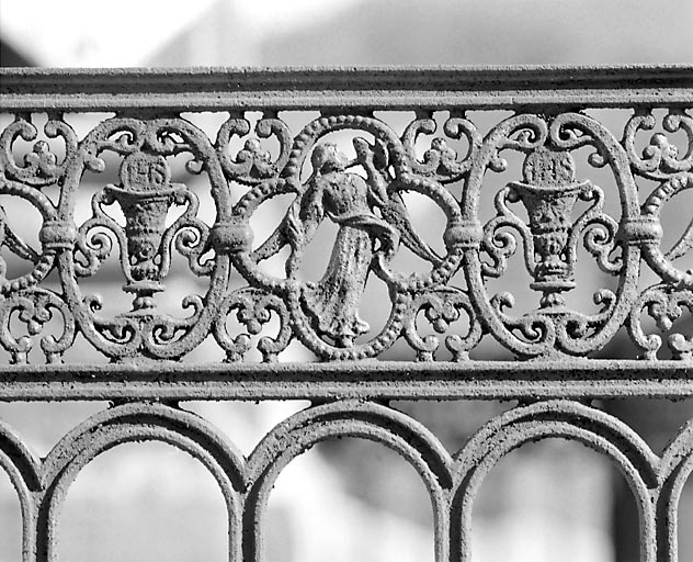 Ange musicien entre deux calices. © Yves Sancey / Région Bourgogne-Franche-Comté, Inventaire du patrimoine - 2003