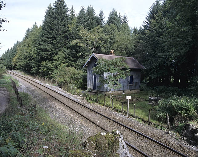 Vue d'ensemble, depuis le sud-ouest. © Yves Sancey / Région Bourgogne-Franche-Comté, Inventaire du patrimoine - 2004