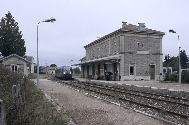 Autorail X 73500 en stationnement. © Yves Sancey / Région Bourgogne-Franche-Comté, Inventaire du patrimoine - 2004