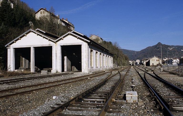 Remise ferroviaire : vue d'ensemble, depuis le sud. © Yves Sancey / Région Bourgogne-Franche-Comté, Inventaire du patrimoine - 2004