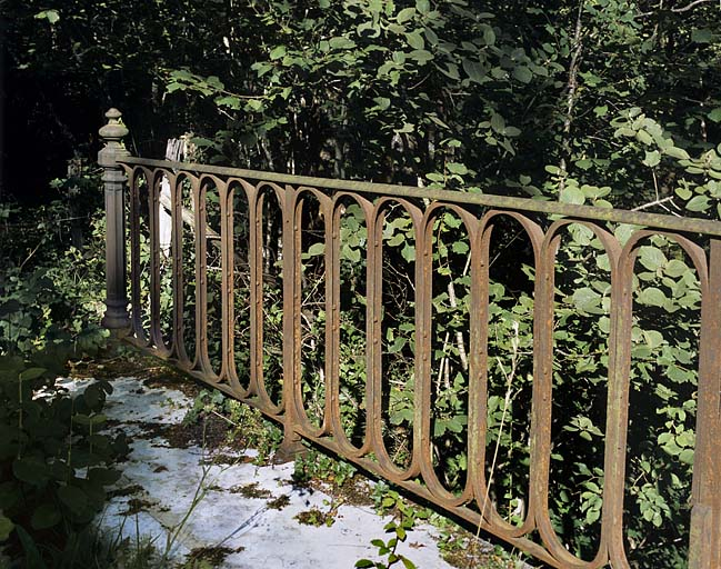 Détail d'un garde-corps. © Yves Sancey / Région Bourgogne-Franche-Comté, Inventaire du patrimoine - 2005