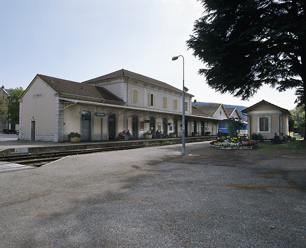 Vue d'ensemble, depuis le nord-ouest (côté Andelot-en-Montagne). © Yves Sancey / Région Bourgogne-Franche-Comté, Inventaire du patrimoine - 2005