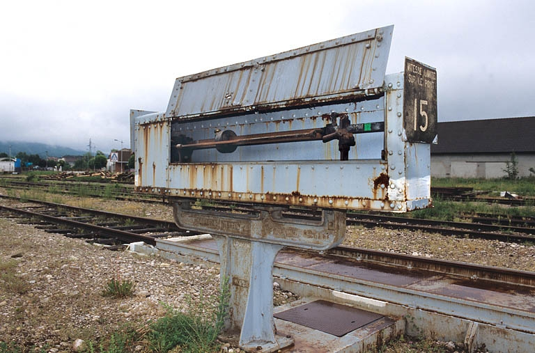 Appareil indicateur, vu de trois quarts droite (caisse ouverte). © Yves Sancey / Région Bourgogne-Franche-Comté, Inventaire du patrimoine - 2005