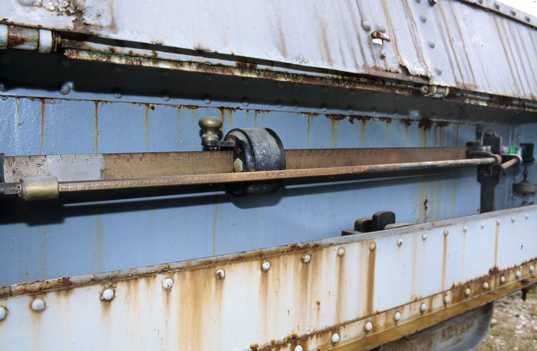 Appareil indicateur : le fléau à la romaine. © Yves Sancey / Région Bourgogne-Franche-Comté, Inventaire du patrimoine - 2005