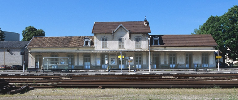 Bâtiment des voyageurs : façade postérieure. © Yves Sancey / Région Bourgogne-Franche-Comté, Inventaire du patrimoine - 2005