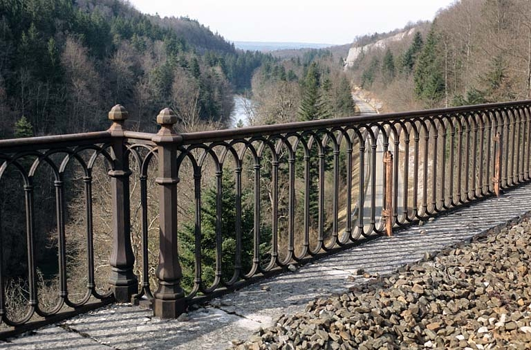 Garde-corps. © Yves Sancey / Région Bourgogne-Franche-Comté, Inventaire du patrimoine - 2005