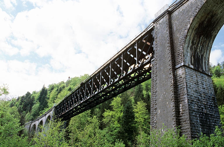Travée métallique, depuis la route en amont. © Yves Sancey / Région Bourgogne-Franche-Comté, Inventaire du patrimoine - 2005