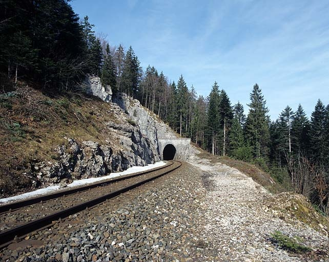 Vue d'ensemble de la tête côté La Cluse. © Yves Sancey / Région Bourgogne-Franche-Comté, Inventaire du patrimoine - 2005