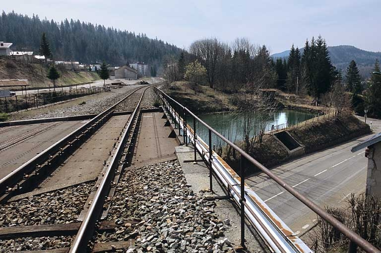 Pont et viaduc : tablier depuis la voie côté Andelot-en-Montagne, avec bassin de retenue Gaudard. © Yves Sancey / Région Bourgogne-Franche-Comté, Inventaire du patrimoine - 2005