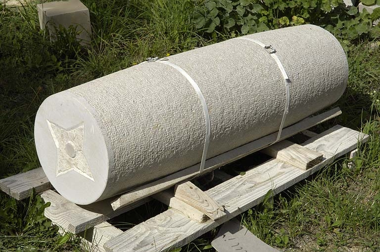 Fût de colonne. © Jérôme Mongreville / Région Bourgogne-Franche-Comté, Inventaire du patrimoine - 2005