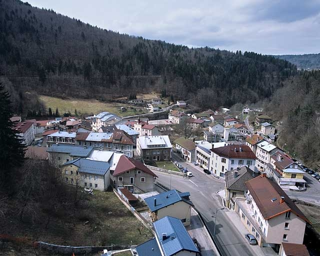 Le quartier du bas de Morez, depuis le grand viaduc. © Yves Sancey / Région Bourgogne-Franche-Comté, Inventaire du patrimoine - 2005 Le quartier du bas de Morez, depuis le grand viaduc. © Yves Sancey / Région Bourgogne-Franche-Comté, Inventaire du patrimoine - 2005
