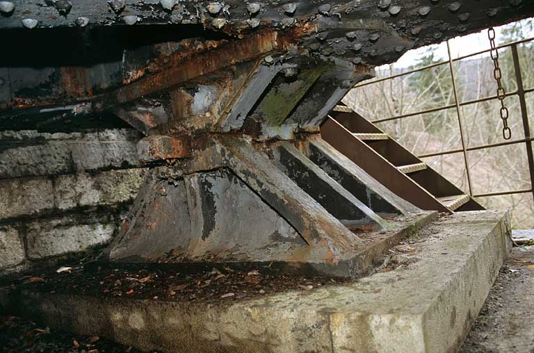 Appui fixe (extrémité côté La Cluse, à l'aval). © Yves Sancey / Région Bourgogne-Franche-Comté, Inventaire du patrimoine - 2005