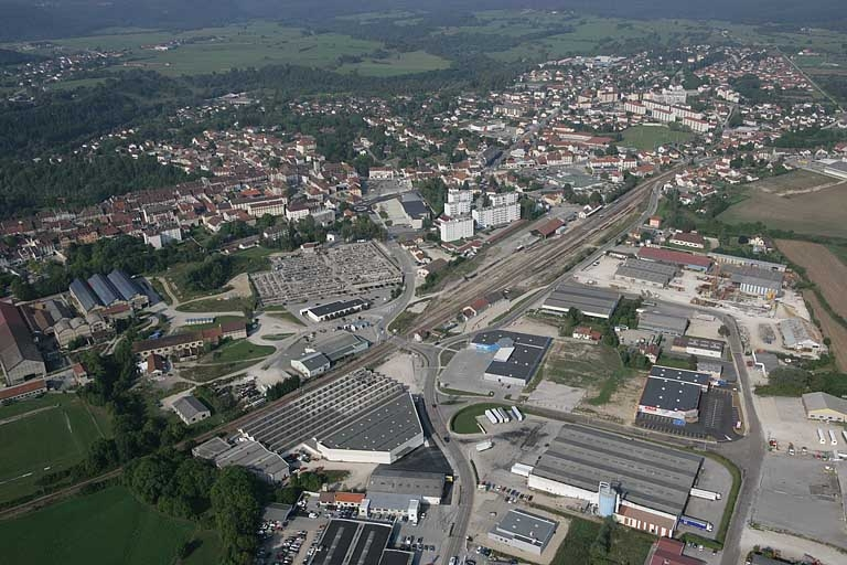 Vue aérienne du quartier de la gare, depuis l'est. © Jean-Pierre Bévalot / Région Bourgogne-Franche-Comté, Inventaire du patrimoine - 2005
