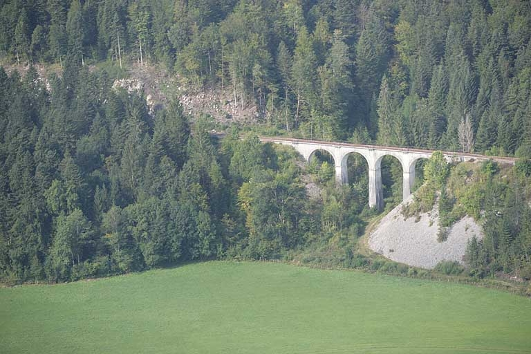 Vue aérienne, depuis le nord-est. © Jean-Pierre Bévalot / Région Bourgogne-Franche-Comté, Inventaire du patrimoine - 2005