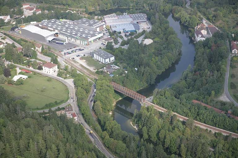 Vue aérienne, depuis le sud-est. © Jean-Pierre Bévalot / Région Bourgogne-Franche-Comté, Inventaire du patrimoine - 2005