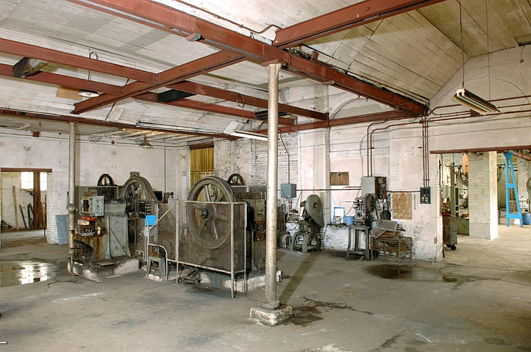 Vue d'ensemble de l'atelier dit des Presses depuis l'ouest. © Jérôme Mongreville / Région Bourgogne-Franche-Comté, Inventaire du patrimoine - 2005 Vue d'ensemble de l'atelier dit des Presses depuis l'ouest. © Jérôme Mongreville / Région Bourgogne-Franche-Comté, Inventaire du patrimoine - 2005