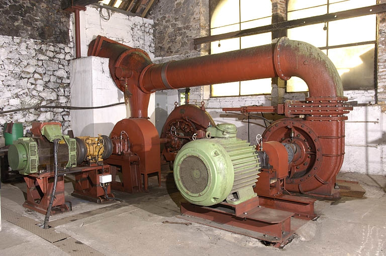Forge du Haut. Vue d'ensemble des turbines. © Jérôme Mongreville / Région Bourgogne-Franche-Comté, Inventaire du patrimoine - 2005 Forge du Haut. Vue d'ensemble des turbines. © Jérôme Mongreville / Région Bourgogne-Franche-Comté, Inventaire du patrimoine - 2005
