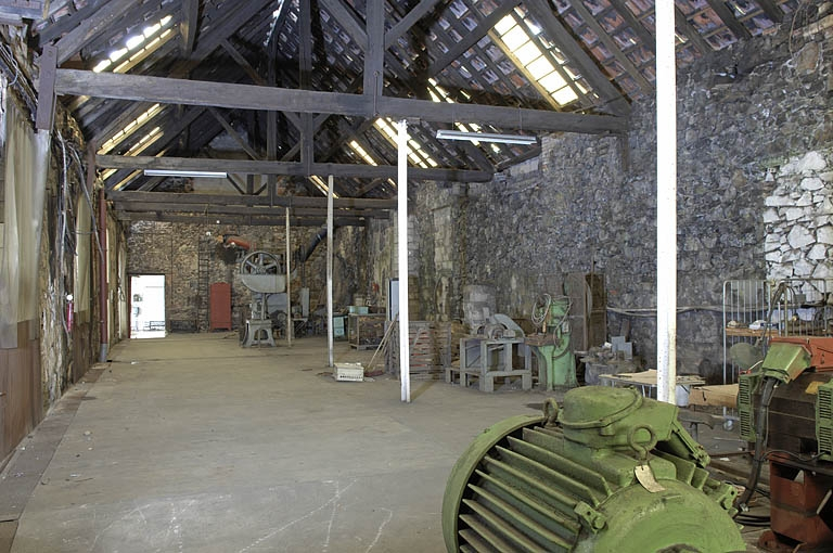 Vue d'ensemble de la forge du Haut depuis le sud. © Jérôme Mongreville / Région Bourgogne-Franche-Comté, Inventaire du patrimoine - 2005 Vue d'ensemble de la forge du Haut depuis le sud. © Jérôme Mongreville / Région Bourgogne-Franche-Comté, Inventaire du patrimoine - 2005