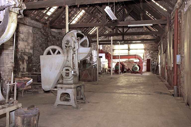 Vue d'ensemble de la forge du Haut depuis le nord. © Jérôme Mongreville / Région Bourgogne-Franche-Comté, Inventaire du patrimoine - 2005 Vue d'ensemble de la forge du Haut depuis le nord. © Jérôme Mongreville / Région Bourgogne-Franche-Comté, Inventaire du patrimoine - 2005