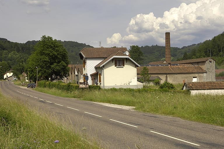 Vue d'ensemble depuis le sud-ouest. © Jérôme Mongreville / Région Bourgogne-Franche-Comté, Inventaire du patrimoine - 2005